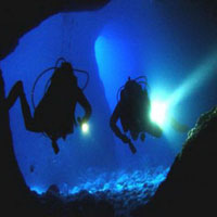 Hawaii night scuba diving
